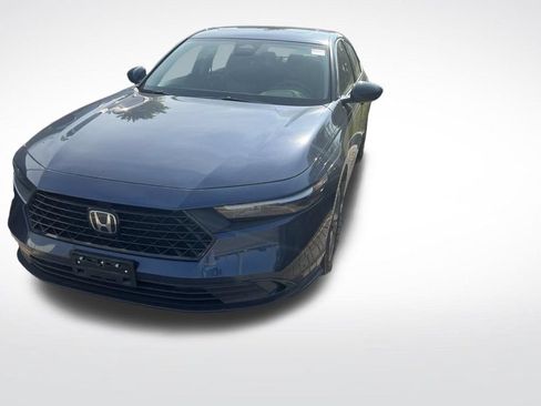 Used 2023 Honda Accord EX image 2