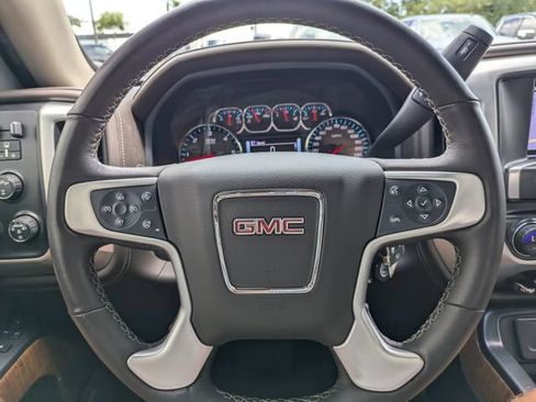 Used 2018 GMC Sierra 1500 SLT AWD/4WD image 28