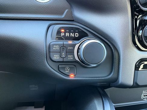 New 2026 RAM 1500 4x4 Crew Cab image 18