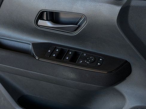 Used 2025 Nissan Kicks S image 20