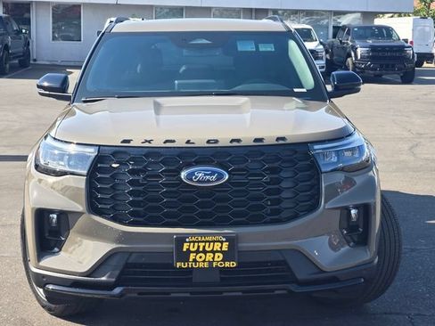 New 2026 Ford Explorer ST-Line w/ ST-Line Street Pack AWD/4WD image 2
