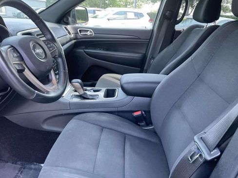 Used 2016 Jeep Grand Cherokee Laredo w/ Quick Order Package 23E AWD/4WD image 18