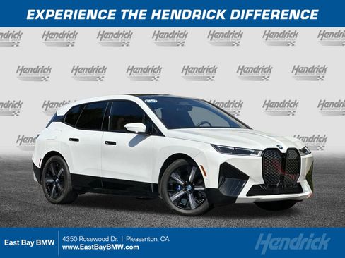 Used 2025 BMW iX M60 image 1