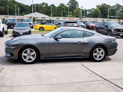 Used 2026 Ford Mustang Coupe RWD image 3