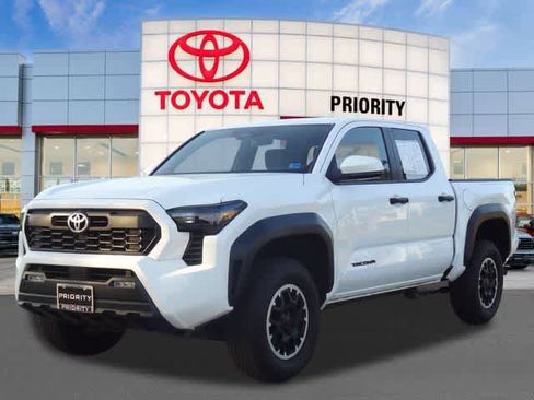 Used 2024 Toyota Tacoma TRD Off-Road AWD/4WD image 1