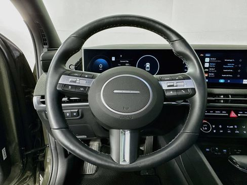 Certified 2025 Hyundai Santa Cruz Limited AWD/4WD image 11