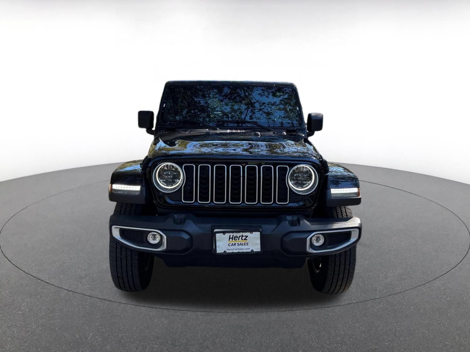 Used 2025 Jeep Wrangler Unlimited Sahara AWD/4WD image 2