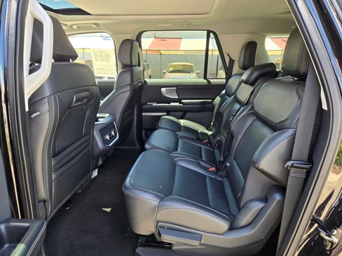Certified 2025 Ford Expedition Max Platinum AWD/4WD image 12