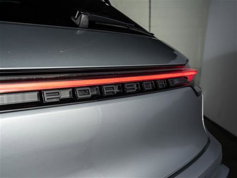 Certified 2026 Porsche Macan GTS image 34