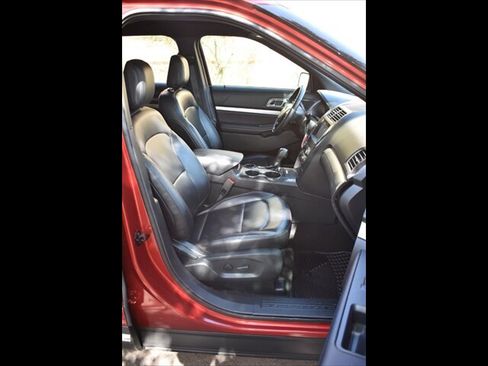 Used 2019 Ford Explorer XLT w/ Equipment Group 202A FWD image 35