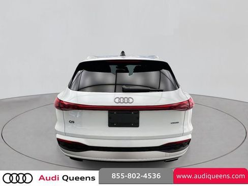 Certified 2025 Audi Q5 2.0T Premium Plus w/ Premium Plus image 5