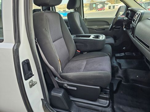 Used 2010 Chevrolet Silverado 1500 W/T w/ Skid Plate Package image 18