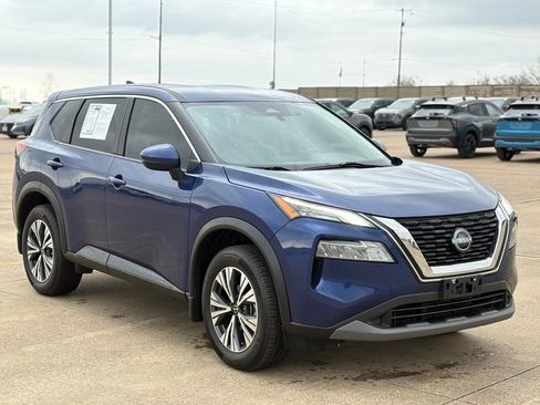 Used 2022 Nissan Rogue SV image 5