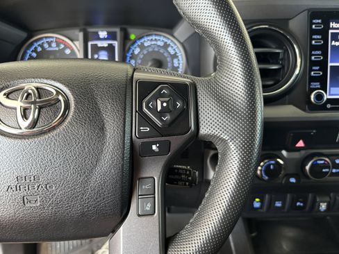 Used 2022 Toyota Tacoma TRD Sport w/ Technology Package AWD/4WD image 13