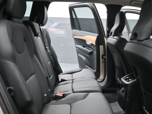 Used 2025 Volvo XC90 T8 Plus w/ Protection Package Premier image 15