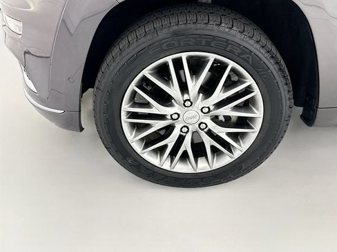 Used 2018 Jeep Grand Cherokee Summit w/ Platinum Series Group AWD/4WD image 28