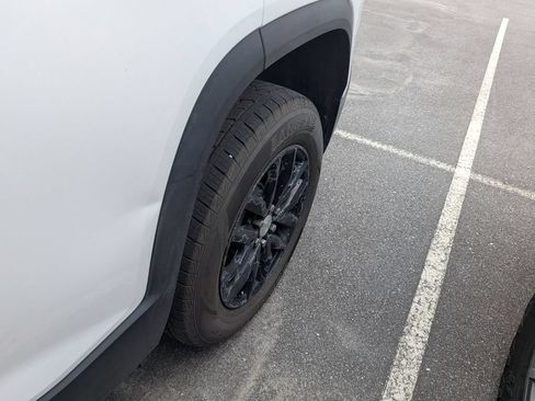 Used 2018 GMC Acadia SLT FWD image 4