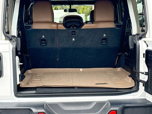 Used 2020 Jeep Wrangler Unlimited Sahara w/ LED Lighting Group image 12