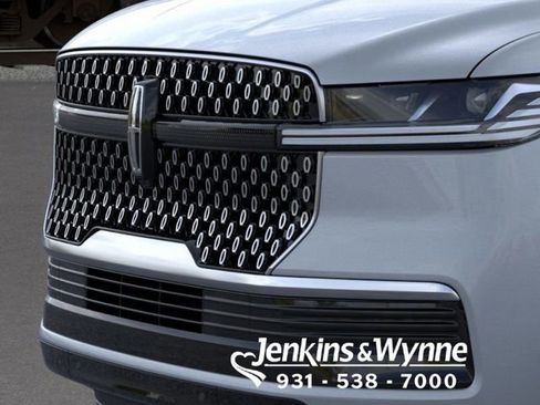 New 2026 Lincoln Navigator Reserve image 17