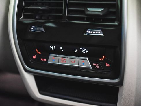 Used 2023 BMW X6 xDrive40i w/ Executive Package image 36