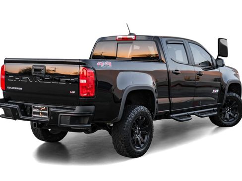 Used 2021 Chevrolet Colorado Z71 w/ Z71 Midnight Edition image 7