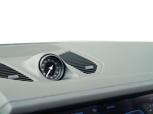 New 2026 Porsche Cayenne image 26