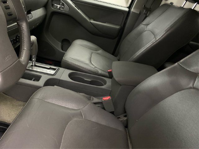 Used 2012 Nissan Frontier SL w/ Moonroof Pkg AWD/4WD image 10