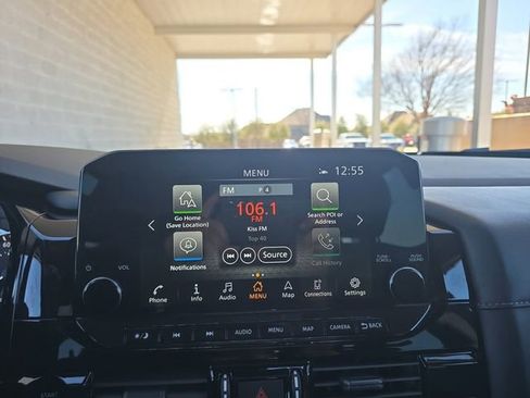 Used 2025 Nissan Pathfinder SL image 8