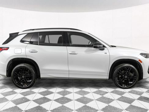 Used 2025 Volkswagen Tiguan SE R-Line AWD/4WD image 15