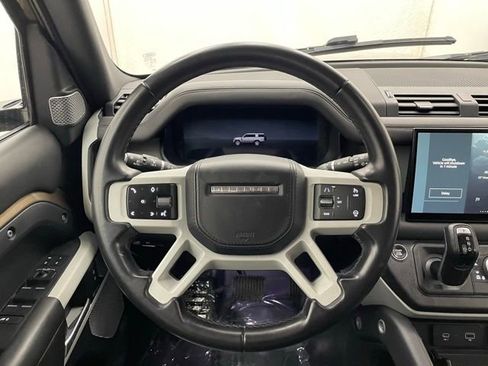 Used 2023 Land Rover Defender 130 SE image 12
