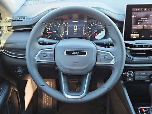 New 2026 Jeep Compass Latitude image 22