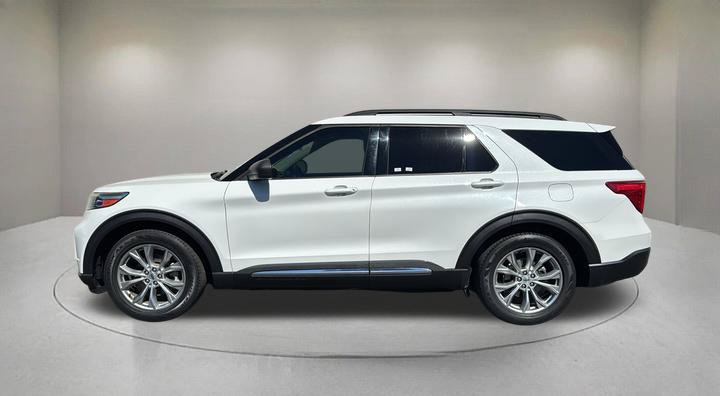 Certified 2020 Ford Explorer XLT w/ Equipment Group 202A RWD image 5