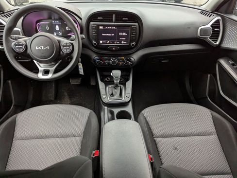Used 2024 Kia Soul LX w/ Option Group 015 FWD image 8