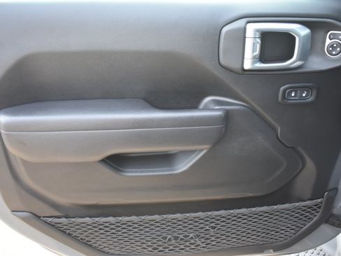 Used 2022 Jeep Wrangler Unlimited Sport AWD/4WD image 12