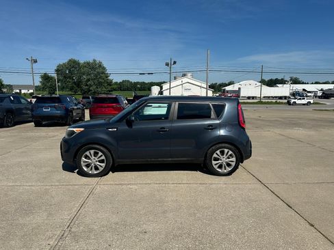 Used 2016 Kia Soul + FWD image 4