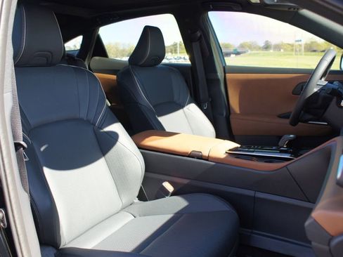 Used 2026 Toyota Crown Limited image 23