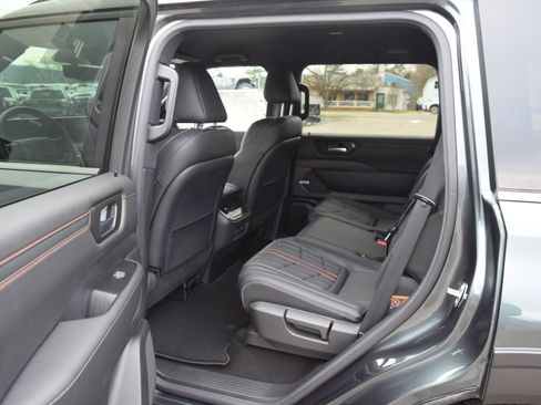 Used 2025 Nissan Armada PRO-4X AWD/4WD image 11
