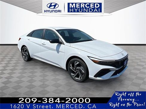 New 2025 Hyundai Elantra SEL image 1