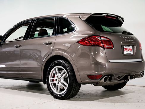 Used 2013 Porsche Cayenne Turbo AWD/4WD image 44