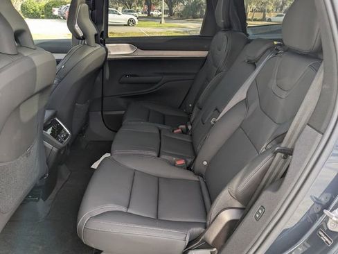 New 2025 Volvo EX90 Ultra image 18