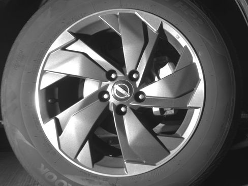 Used 2025 Nissan Rogue SV AWD/4WD image 13