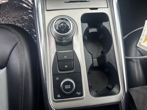 Used 2023 Ford Explorer XLT w/ Equipment Group 202A AWD/4WD image 17