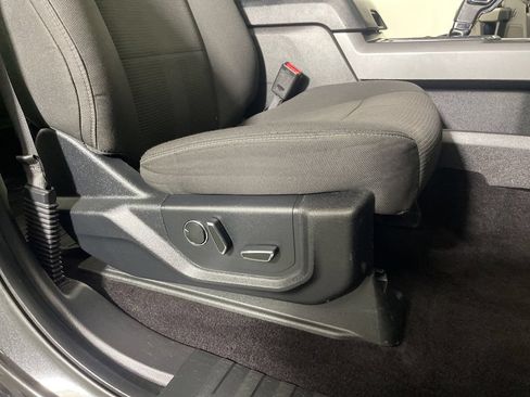 Used 2015 Ford F150 XLT w/ Equipment Group 302A Luxury AWD/4WD image 24