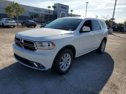 Used 2019 Dodge Durango SXT w/ 3rd Row Seating Group image 2
