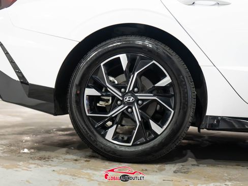 Used 2025 Hyundai Sonata SEL image 11