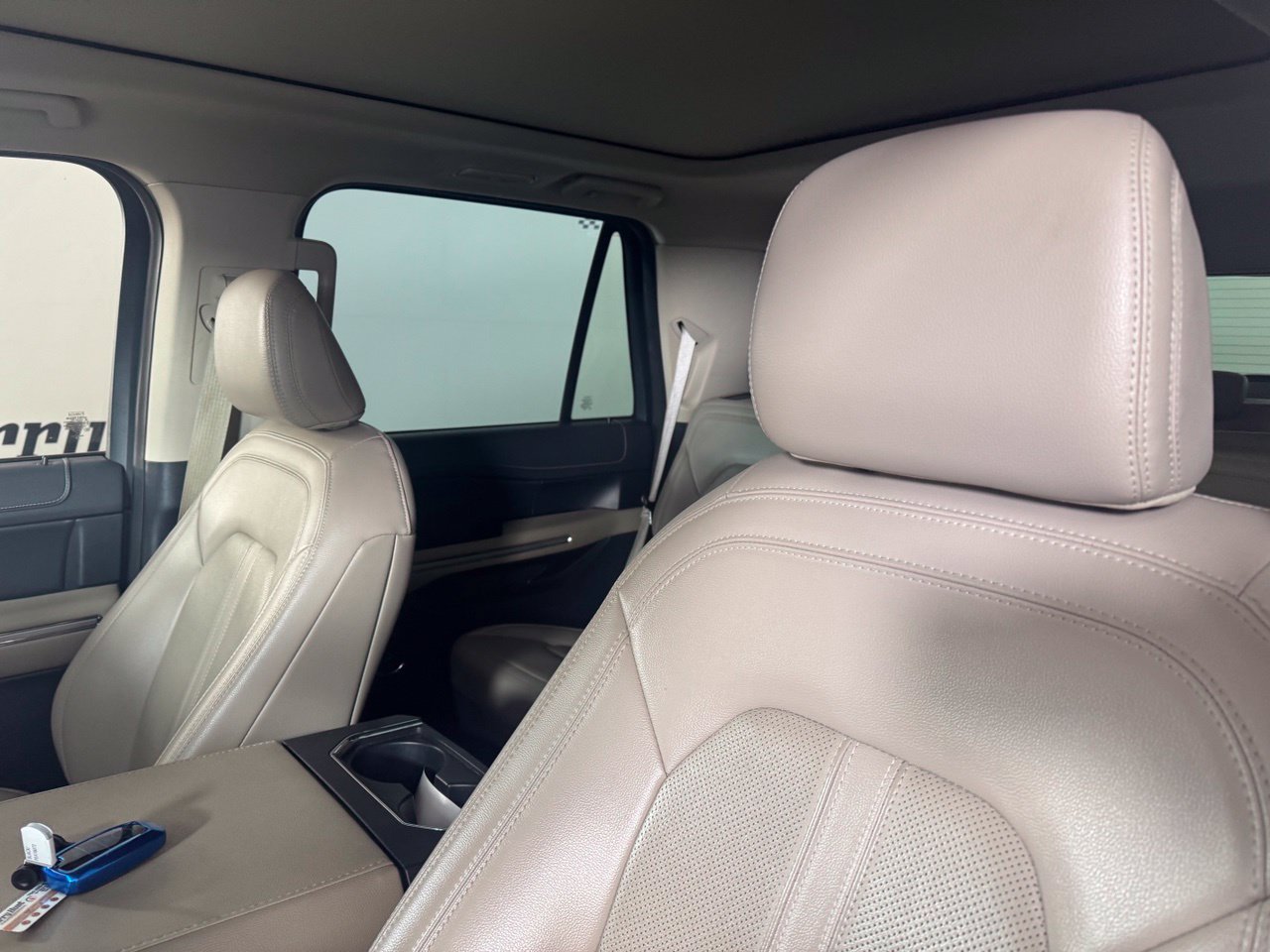 Used 2023 Ford Expedition Limited RWD image 9