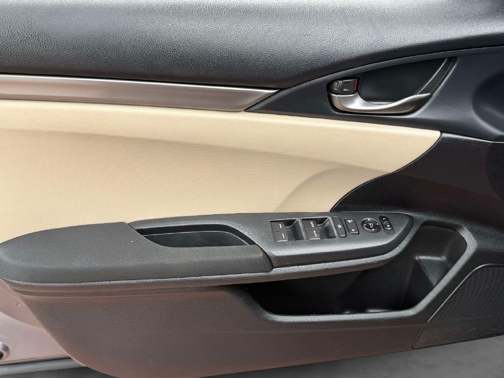 Used 2018 Honda Civic Sport image 11