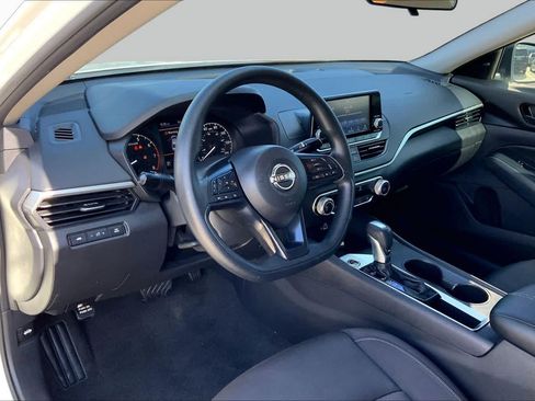 Used 2024 Nissan Altima 2.5 S FWD image 17