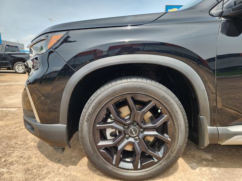 Used 2025 Honda Pilot Elite image 9