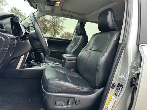 Used 2016 Toyota 4Runner Limited image 14